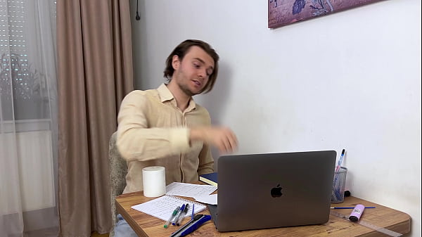 Horny Female Boss Pulls Down Pantyhose and Makes Employee Worship Her Pussy