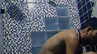 Tomando banho na casa do meu pai