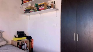 Hot jock Jhonbianco getting horny while it’s painting a room